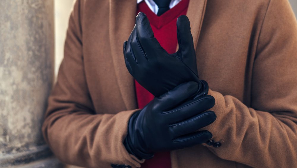 Elegant men leather gloves black