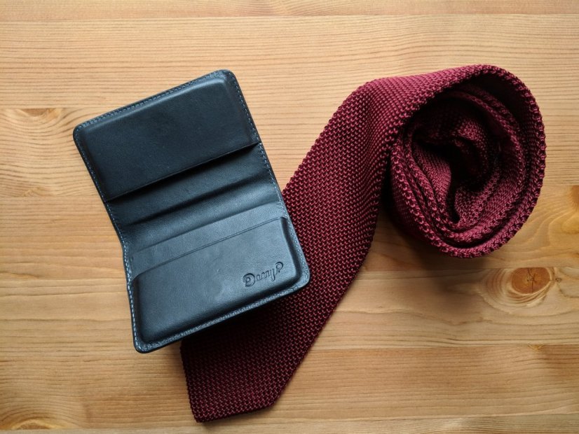 Kožené pouzdro na karty černá