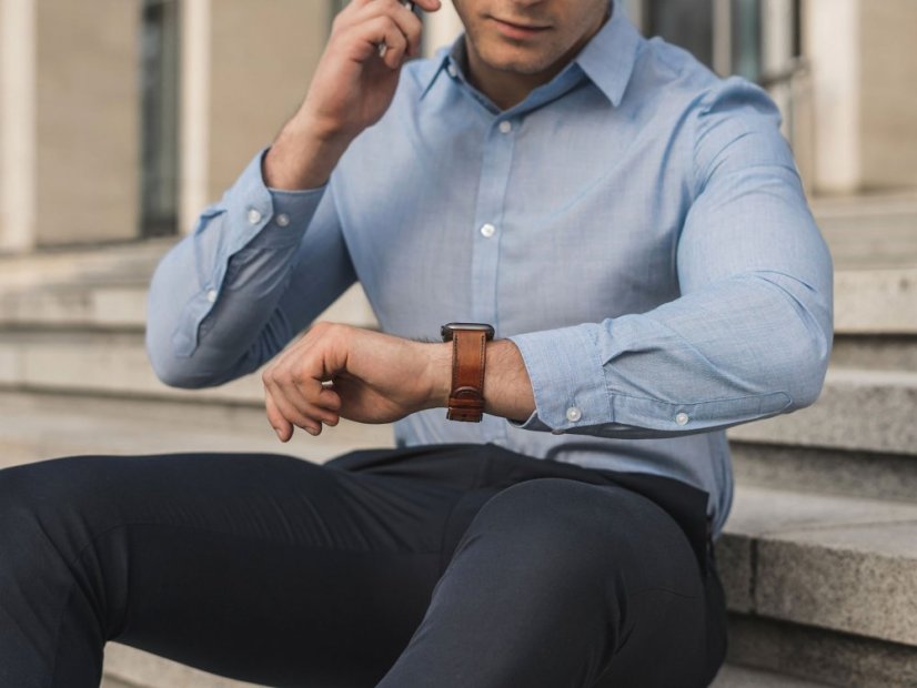 Apple Watch kožený řemínek - tmavě hnědý