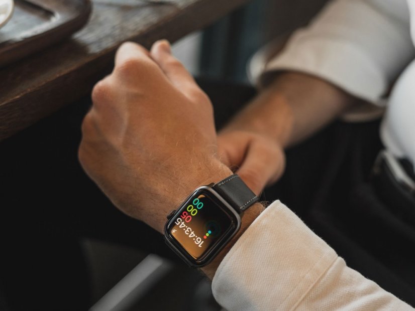 Kožený řemínek pro Apple Watch - černá