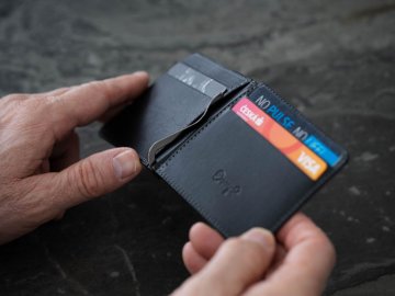 Slim kožená peněženka s klipem - černá