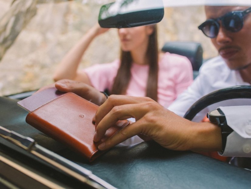 Kožená cestovní peněženka s pasem na cesty - hnědo/modrá