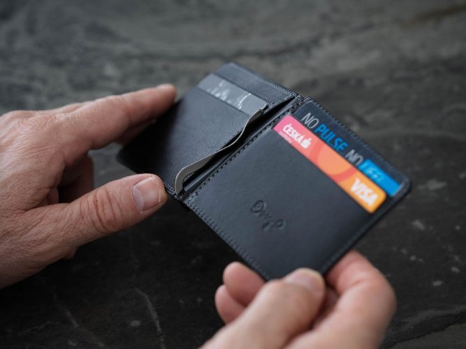 Slim leather money clip wallet - black