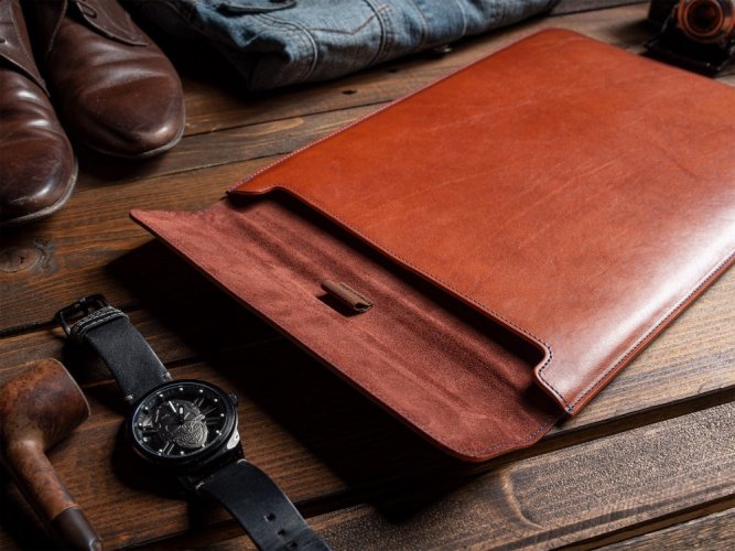 Leather flap cover for MacBook and iPad brown