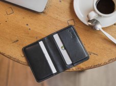 Kožené pouzdro na vizitky a karty - černá