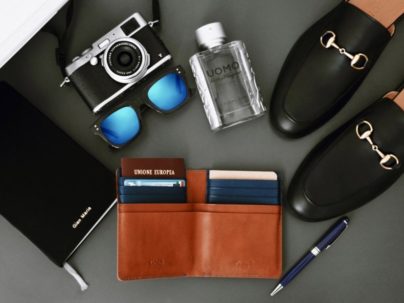 Leather passport wallet brown/blue