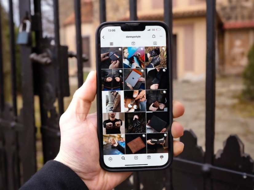 iPhone 14 leather case