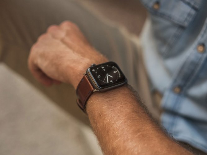 Leather strap for Apple Watch dark brown - Apple Watch Hardware: Space black steel