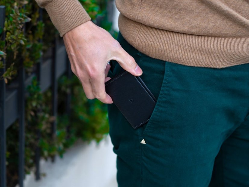 Kožená ID peněženka černá