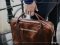 Danny P. messenger bag v tmavě hnědé