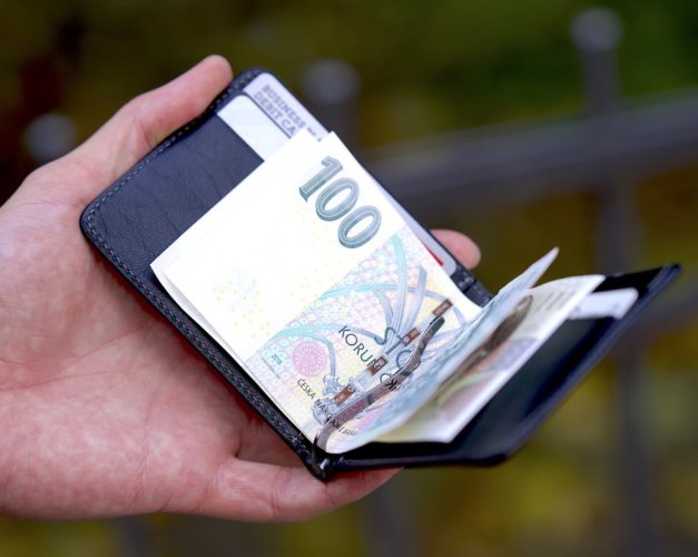 Leather money clip wallet black