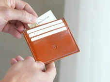 Kožená peněženka na karty Flip hnědá