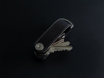 Elegant leather keychain in black