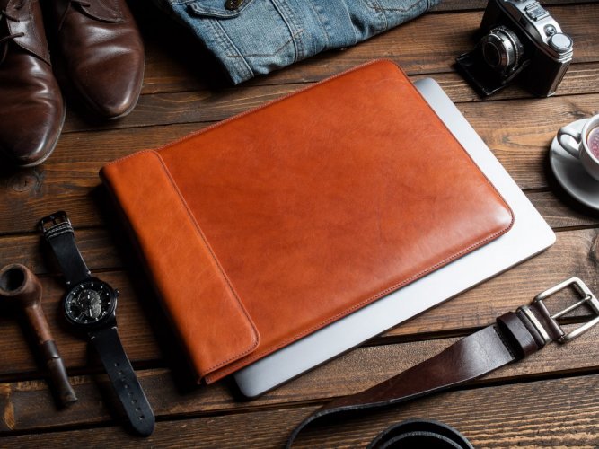 Leather flap cover for MacBook and iPad brown