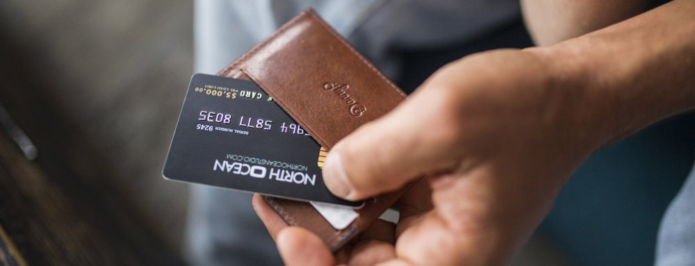 Kožená peněženka na karty tmavě hnědá slideshow